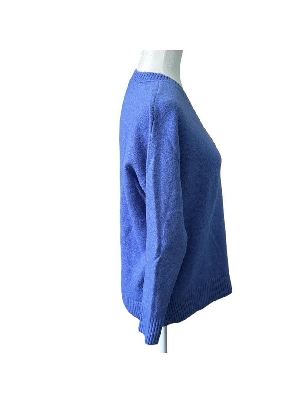 Loft Periwinkle Knit V Neck Sweater Size MP - Picture 4 of 12
